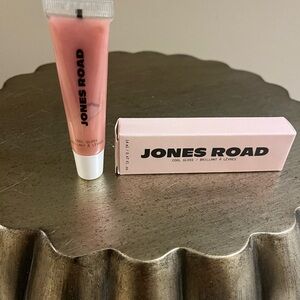 Jones Road Cool Gloss - Pink lilac : lilac rose